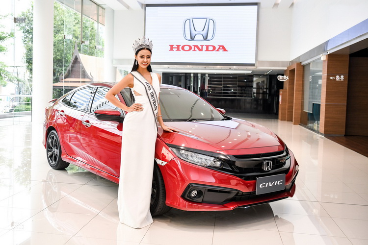 “ฮอนด้า” มอบ ซีวิค รุ่น TURBO RS สีแดงอิกไนต์ ให้กับ “อแมนด้า-ชาลิสา” MUT 2020