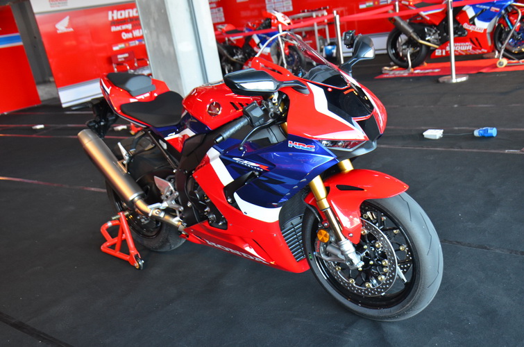 Honda CBR1000RR-R SP ปรับรถให้เข้ากับคน