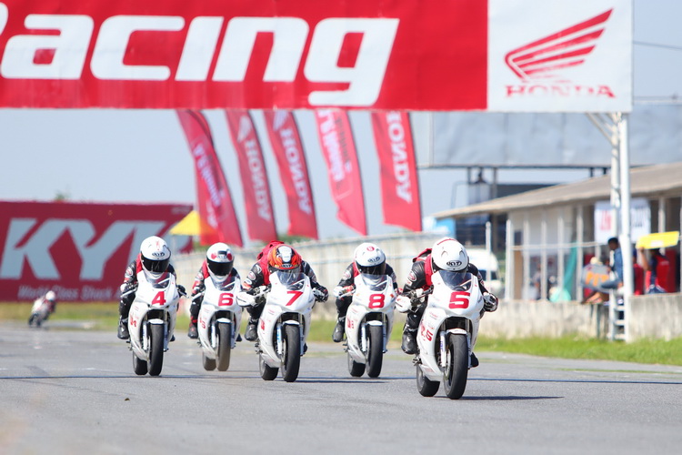 “น้องจิมมี่” นักบิดตัวจิ๋วซิวแชมป์ เอ.พี. ฮอนด้า อะคาเดมี่ สนาม 6