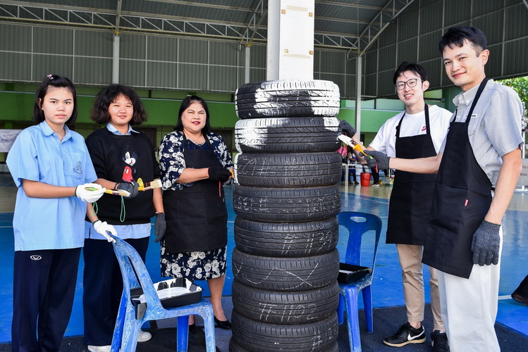 บริดจสโตน ส่งมอบยางกันกระแทกแก่โรงเรียนโสตศึกษา จังหวัดชลบุรี