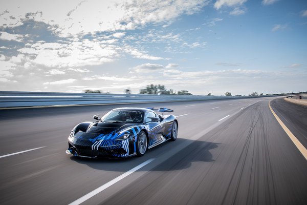 Battista Hypercar ผ่านการทดสอบความเร็วสูงที่ Nardò