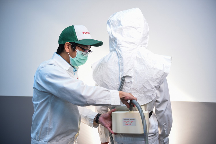 กองทุนฮอนด้าเคียงข้างไทยผลิตและบริจาคหน้ากากแรงดันลบและบวก 1,000 ชิ้นพร้อมบริจาคเครื่องพ่นยาฆ่าเชื้อ 100 ตัว