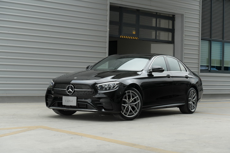 “Mercedes-Benz The new E-Class” ดีไซน์สุดโฉบเฉี่ยว