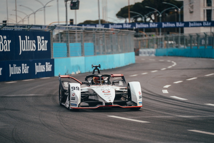 Amiel Lindesay คาดหวังถึงผลงานที่ดีในช่วงครึ่งฤดูกาล ของทีมแข่ง TAG Heuer Porsche Formula E