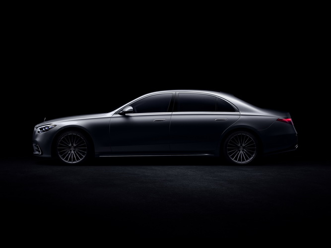 เมอร์เซเดส-เบนซ์ ย้ำความพร้อมในการเป็นผู้ผลิตรถยนต์ไฟฟ้าเต็มตัวในประเทศไทย