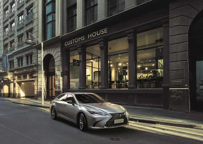 เลกซัส ES ใหม่ สุนทรียภาพแห่งการเดินทาง