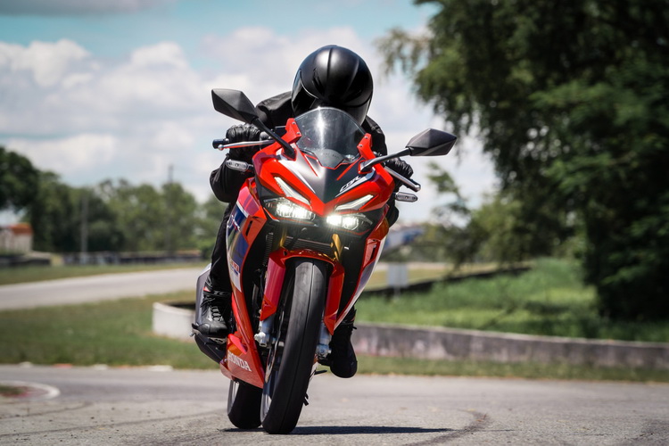 CBR150R จิ๊กซอว์ชิ้นสำคัญในตระกูล CBR Series