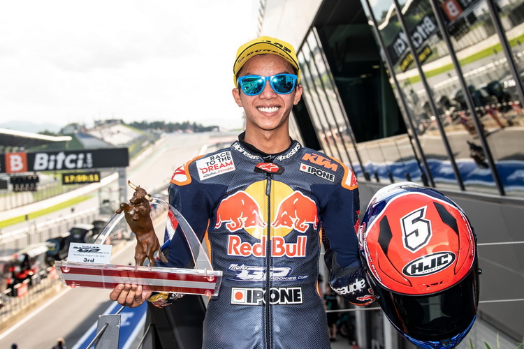 “ธัชกร” คว้าท็อป 8 โลก ศึกชิงแชมป์ดาวรุ่ง โมโตจีพี รุกกีส์ คัพ 2021