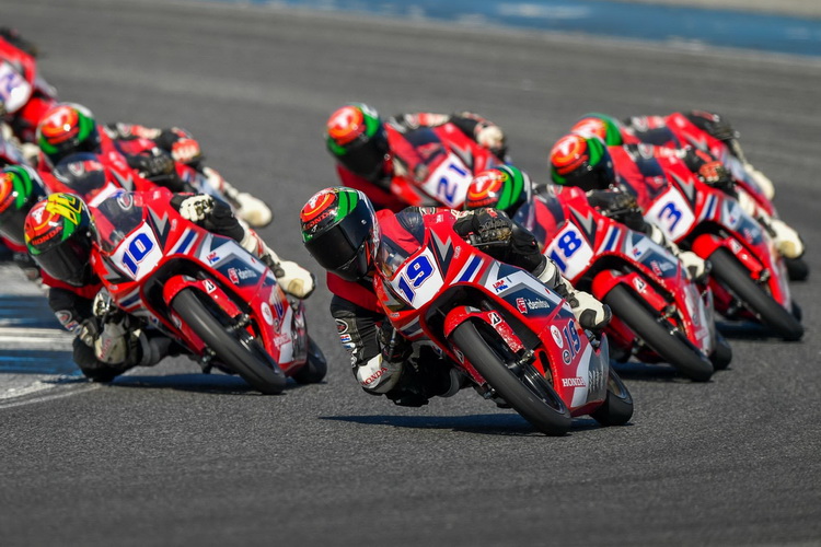 “วัชรินทร์” เบิ้ลชัย 2 เรซส่งท้าย“ฮอนด้า ไทยแลนด์ ทาเลนต์ คัพ 2021”