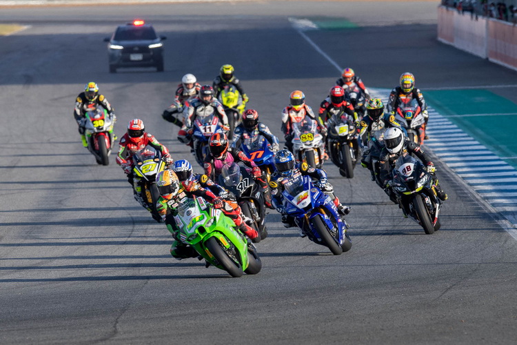 “ฐิติพงศ์-รัฐพงษ์” เถลิงแชมป์ OR BRIC Superbike ประจำปี