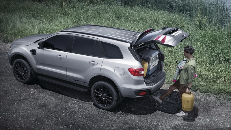 ฟอร์ดช่วยครอบครัวเตรียมตัวก่อนออกเดินทาง