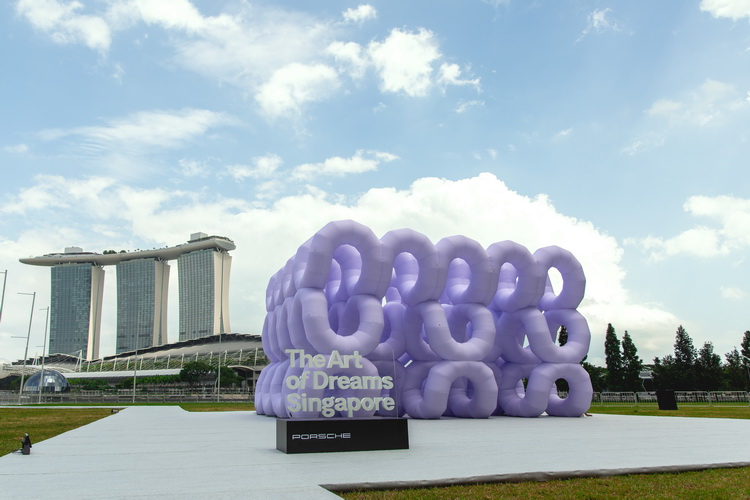 ปอร์เช่นำเสนอ larger-than-life installation ‘Remember your dreams’