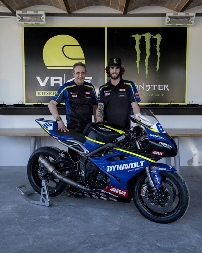 Stefano Manzi ร่วมทีมแข่ง Dynavolt Triumph