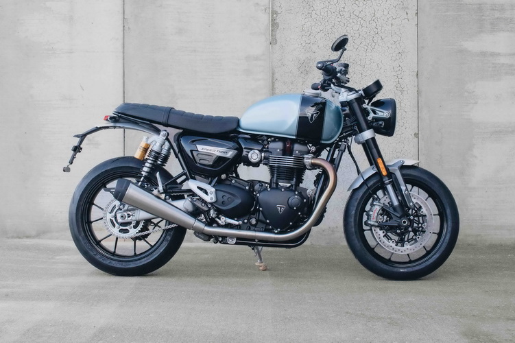 ไทรอัมพ์ และ ไบร์ทลิ่ง เผยโฉมผลงานสุดเอ็กซ์คลูซีฟ