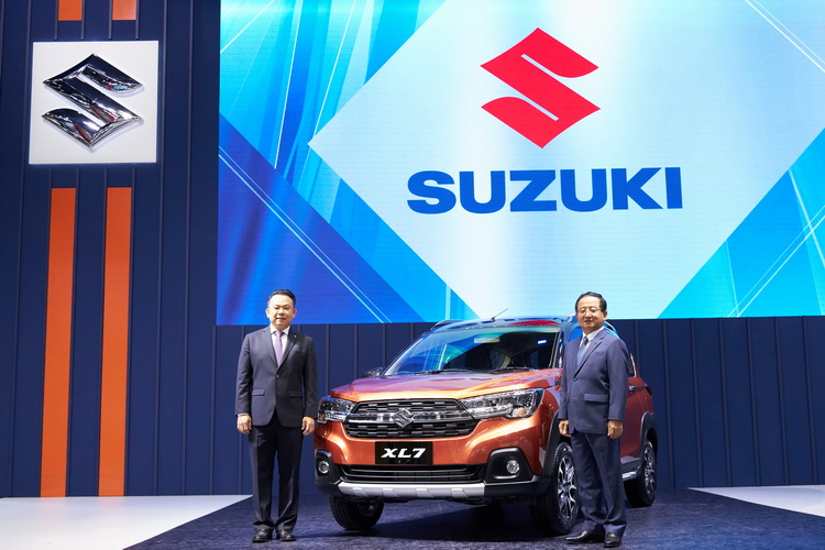 ซูซูกิอวดโฉม SUZUKI XL7 สีทูโทนอัดแคมเปญแน่นทุกรุ่น