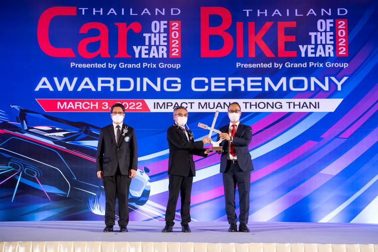 นิสสัน คว้าสามรางวัลรถยอดเยี่ยมแห่งปี