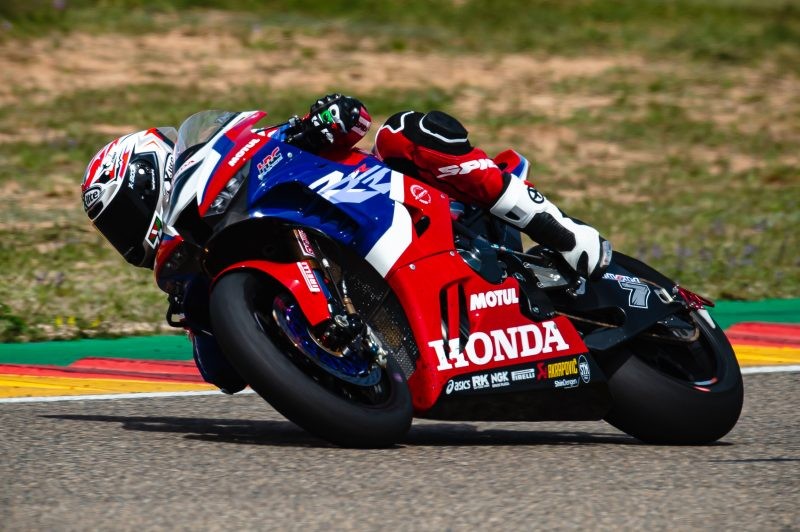 “เลกัวน่า-วิเออเฮร์” คว้าท็อป 7 “เวิลด์ ซูเปอร์ไบค์” เรซแรก