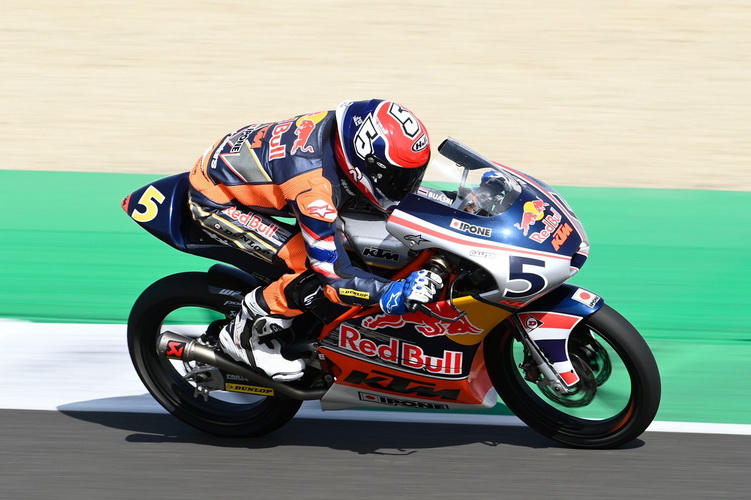 “ก๊องส์-ธัชกร” คว้าดับเบิลโพเดียม “โมโตจีพี รุกกีส์ คัพ” สนาม 3