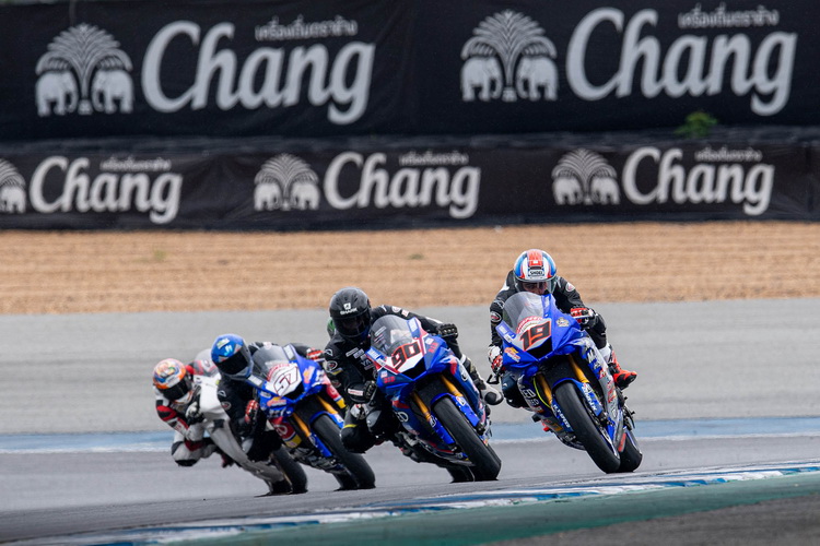 “ฐิติพงศ์-ภาสวิชญ์” ฝ่าฝนคว้าโพลประเดิมสนามแรก