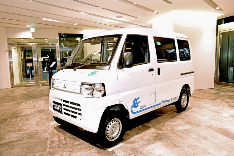 มิตซูบิชิ  มินิแค็บ มีฟ ในรูปแบบเพื่อการพาณิชย์สำหรับการขนส่งสินค้า