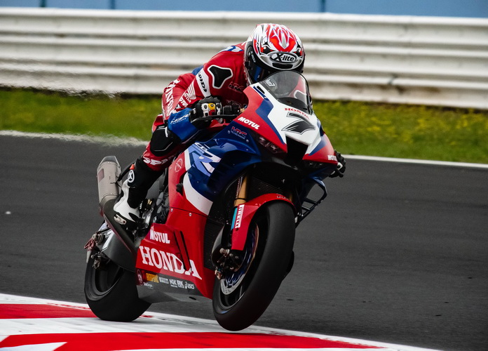 “เลกัวน่า” รั้งท็อป 8 เวิลด์ ซูเปอร์ไบค์ สนาม 4