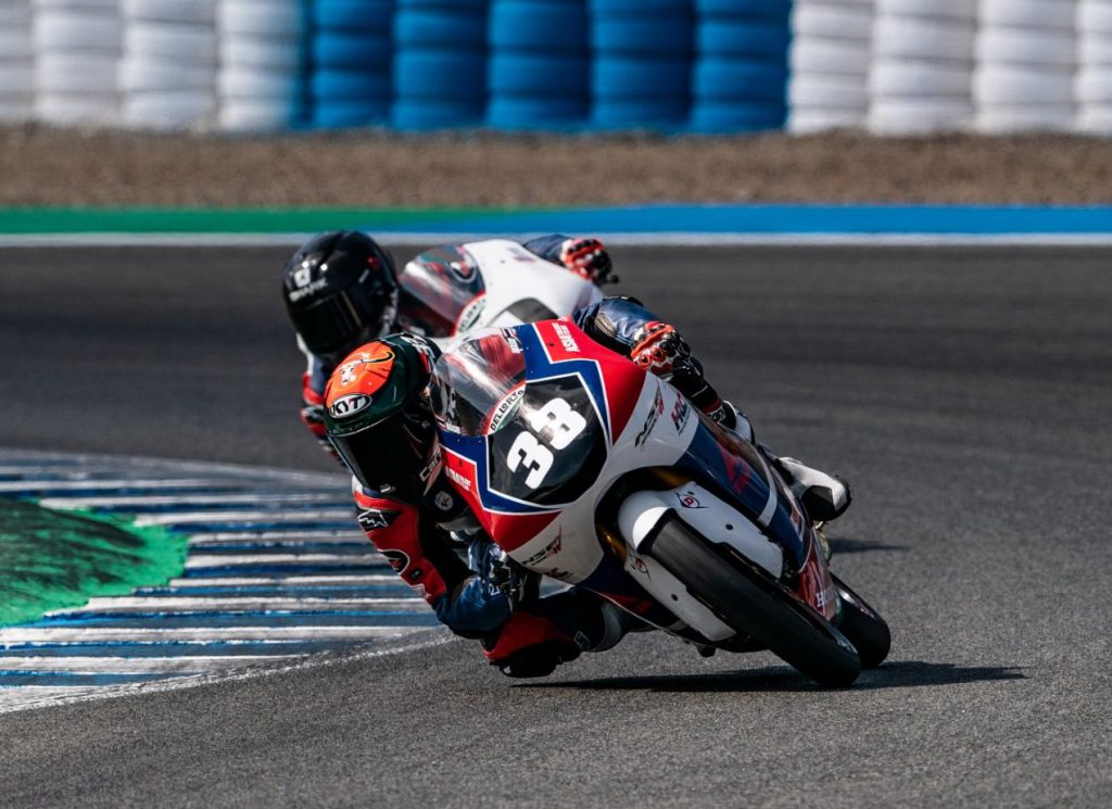 “ก๊องส์-ธัชกร”คว้าท็อป 5 “จูเนียร์จีพี” สนาม 4