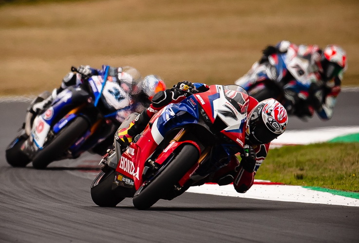 “เลกัวน่า” คว้าท็อป 8 เรซแรก เวิลด์ ซูเปอร์ไบค์ สนาม 6