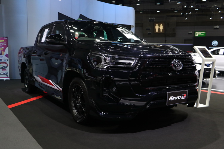 รถยนต์โตโยต้าที่จัดแสดงในงาน FAST Auto Show 2022