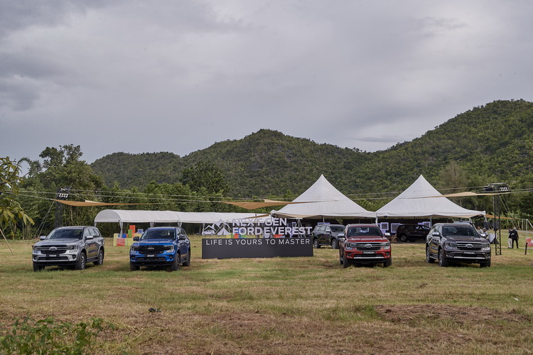 ฟอร์ด เอเวอเรสต์ เจเนอเรชันใหม่ โชว์เหนือ