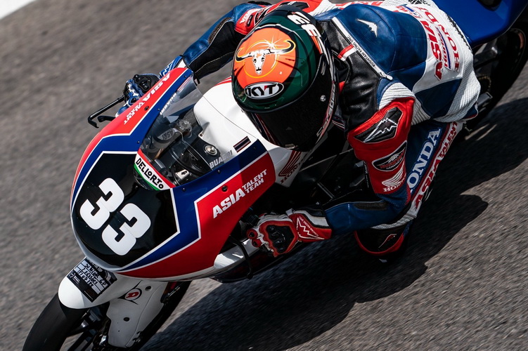 “ก๊องส์-ธัชกร” ซิวกริดที่ 8 จูเนียร์จีพี สนาม 5