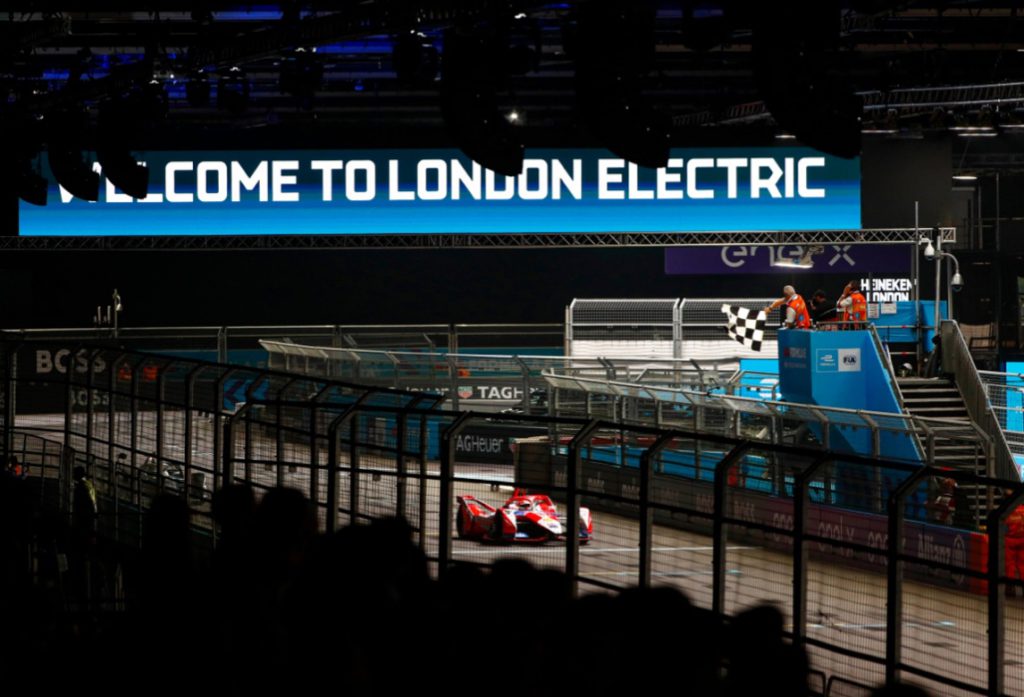 SABIC LONDON E-PRIX 2022 การต่อสู้สี่ทิศทางตามแนวทางของ Formula E SEASON CLIMAX
