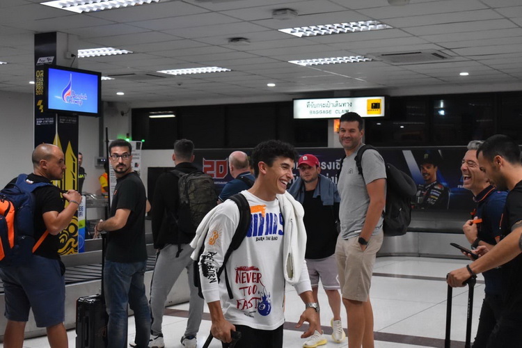 ทัพนักบิดดาวดัง “โมโตจีพี” บินถึงบุรีรัมย์ แล้ว