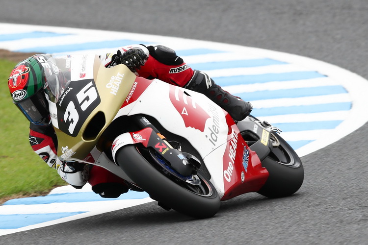 “ก้อง-สมเกียรติ” มาแรง ! รั้งรองจ่าฝูงวันแรก โมโตทู ญี่ปุ่น