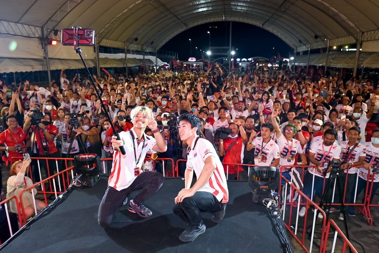 “ก้อง” สมเกียรติ จันทรา ผู้สร้างประวัติศาสตร์ในรายการระดับเวิลด์จีพี