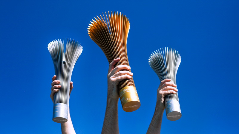 Formula E เผยถ้วยรางวัลใหม่ของผู้ชนะที่ได้รับแรงบันดาลใจจากขุมพลัง พลังงาน และนวัตกรรมแห่งยุค GEN3