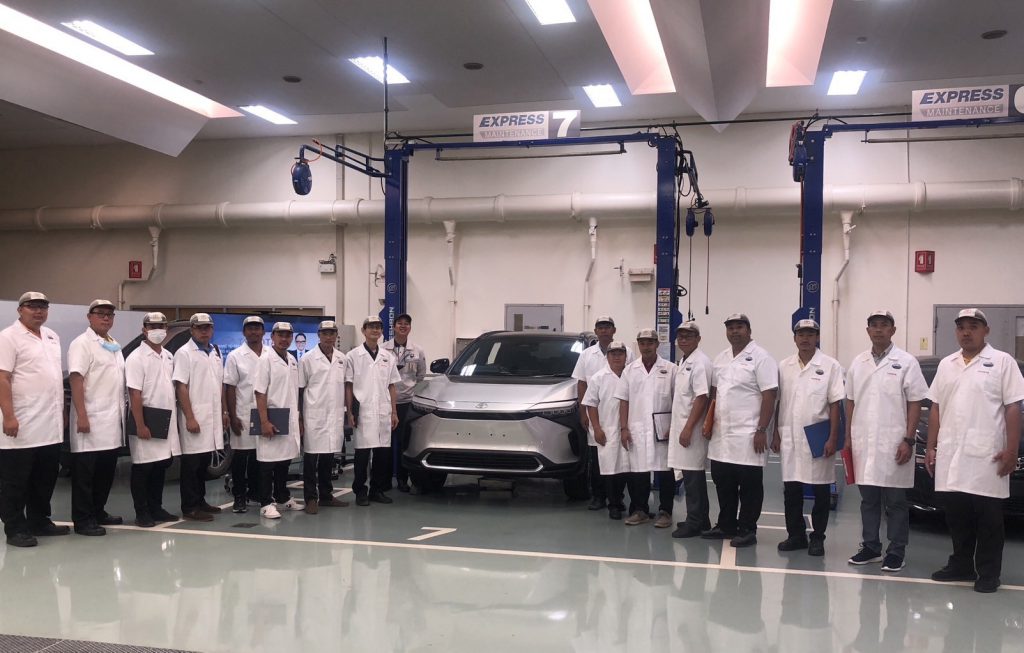 ศูนย์การศึกษาและฝึกอบรมโตโยต้า ถ่ายทอดความรู้เทคโนโลยียานยนต์ไฮบริด และยานยนต์ไฟฟ้า