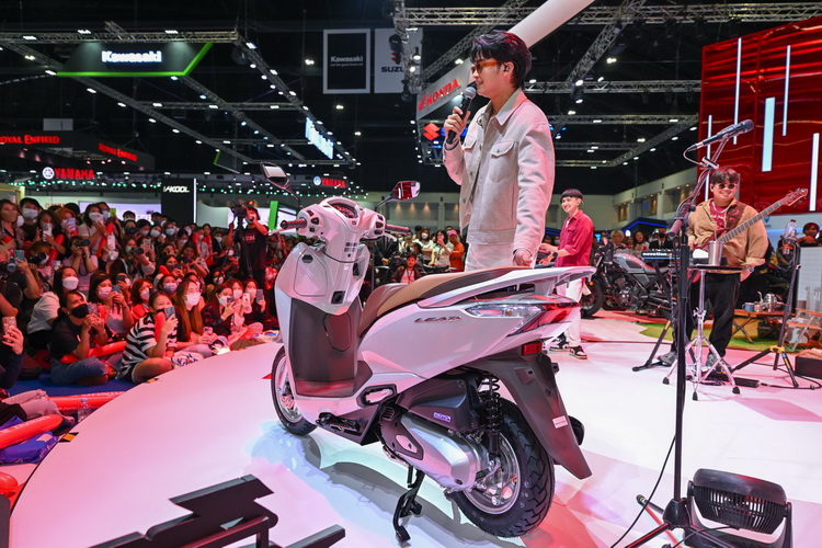 Honda Lead125 จัดให้แบบไม่ยั้ง กับมินิคอนเสิร์ต “นนท์ ธนนท์”เเบบExclusive