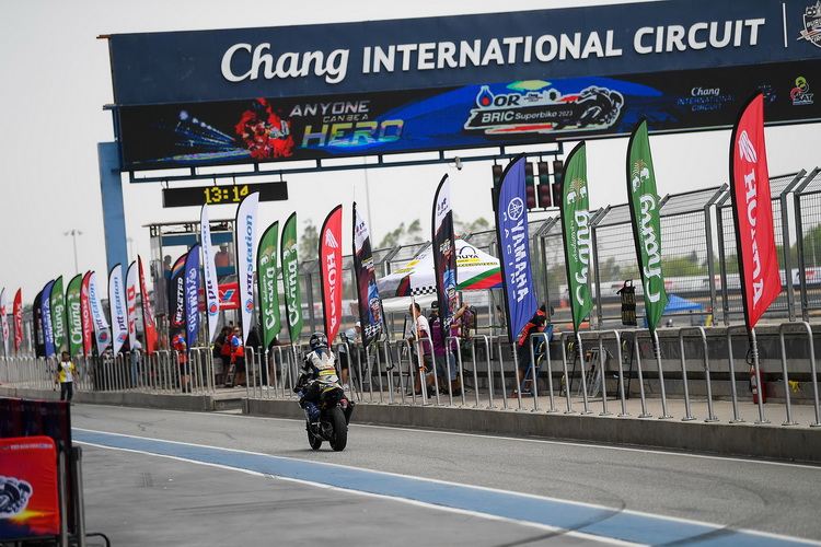 “โออาร์ บีอาร์ไอซี ซูเปอร์ไบค์” ลงสนามวันแรก “ชิพ-นครินทร์” ประเดิมสวย