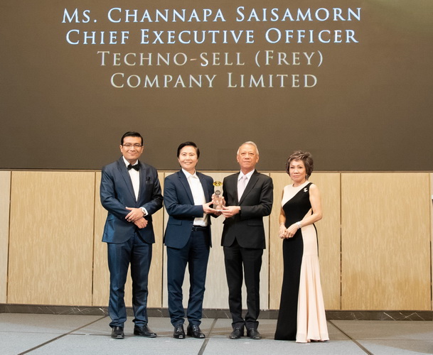 บิ๊กบอส “ลามิน่า” คว้ารางวัลสุดยอดผู้นำ