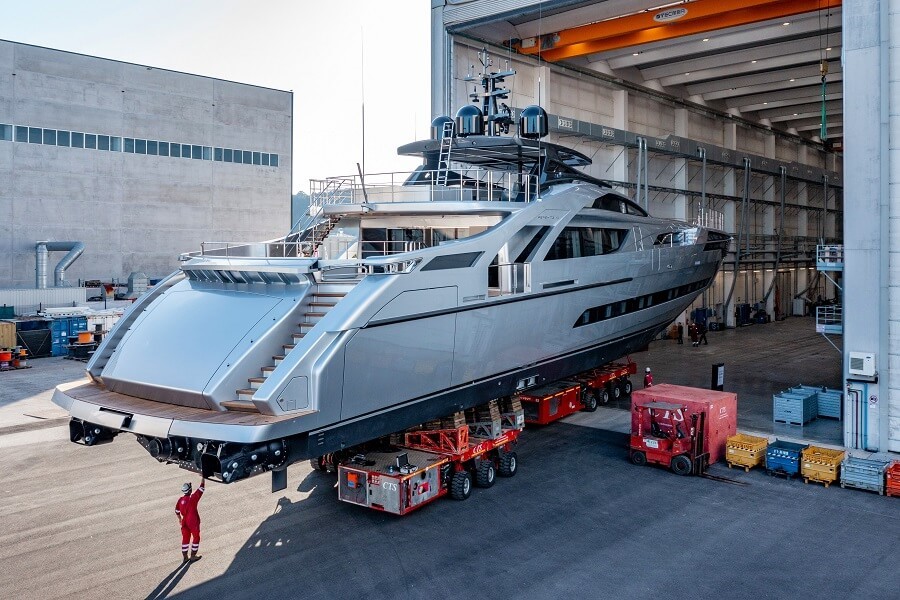 เปิดตัว Pershing 140 ลำที่สาม