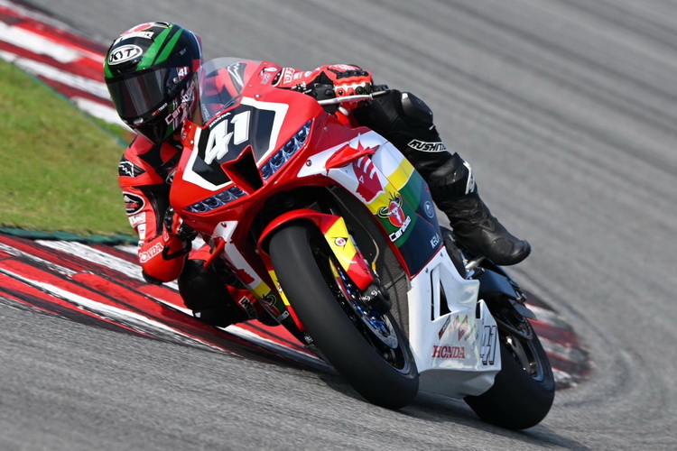 “แชมป์ – ภาสวิชญ์” บิด Honda CBR1000RR-R คว้าท็อป 3 ซ้อมวันแรกเอเชีย ซูเปอร์ไบค์ 1000