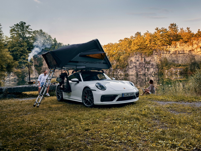 ปอร์เช่ นำเสนอประสบการณ์ใหม่ด้วยชุดแต่ง Porsche Roof Tent