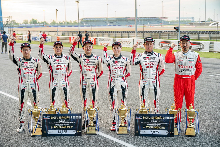 Toyota Gazoo Racing Team Thailand ขึ้นโพเดียมอันดับ 2 และ 3 ไปแบบสุดมันส์
