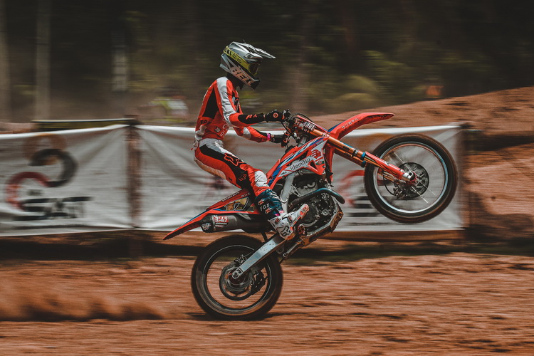 “อินทรีแซงค์ – กฤษฎา” บิด CRF250R ทะยานนำคะแนนสะสม FMSCT Thailand Motocross 2023