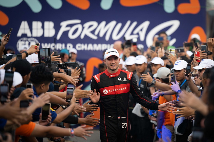 การต่อสู้ของสหรัฐอเมริกาและเยอรมนีเพื่อเป็นผู้นำในการแข่งขัน Formula E WORLD CHAMPIONSHIP