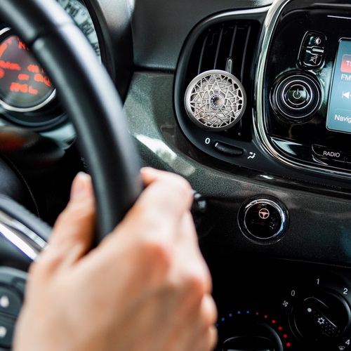 คลิปน้ำหอมปรับอากาศในรถยนต์ ดีไซน์ใหม่ จากเมซอง แบร์เช่ ปารีส