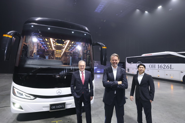 เดมเลอร์ คอมเมอร์เชียล วีฮีเคิลส์ (ประเทศไทย) ส่ง Mercedes-Benz Bus รุ่นใหม่ หนุนผู้ประกอบการขนส่ง และท่องเที่ยว