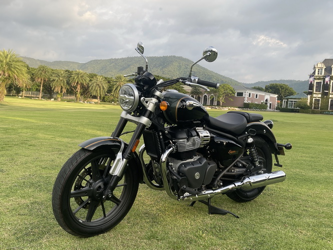 Royal Enfield SuperMetor 650