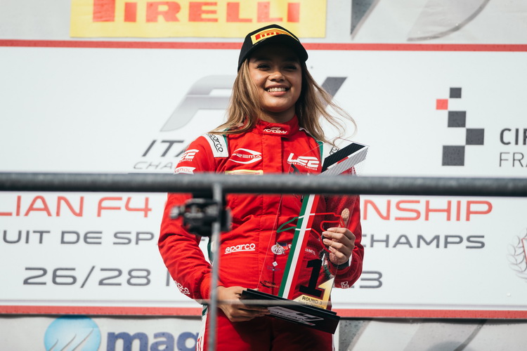 Bianca Bustamante แสดงให้เห็นถึงความก้าวหน้าที่แข็งแกร่งใน F1 Academy