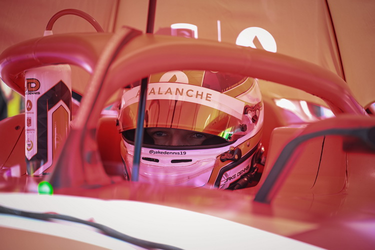 เดนนิสเป็นผู้นำ FORMULA E
